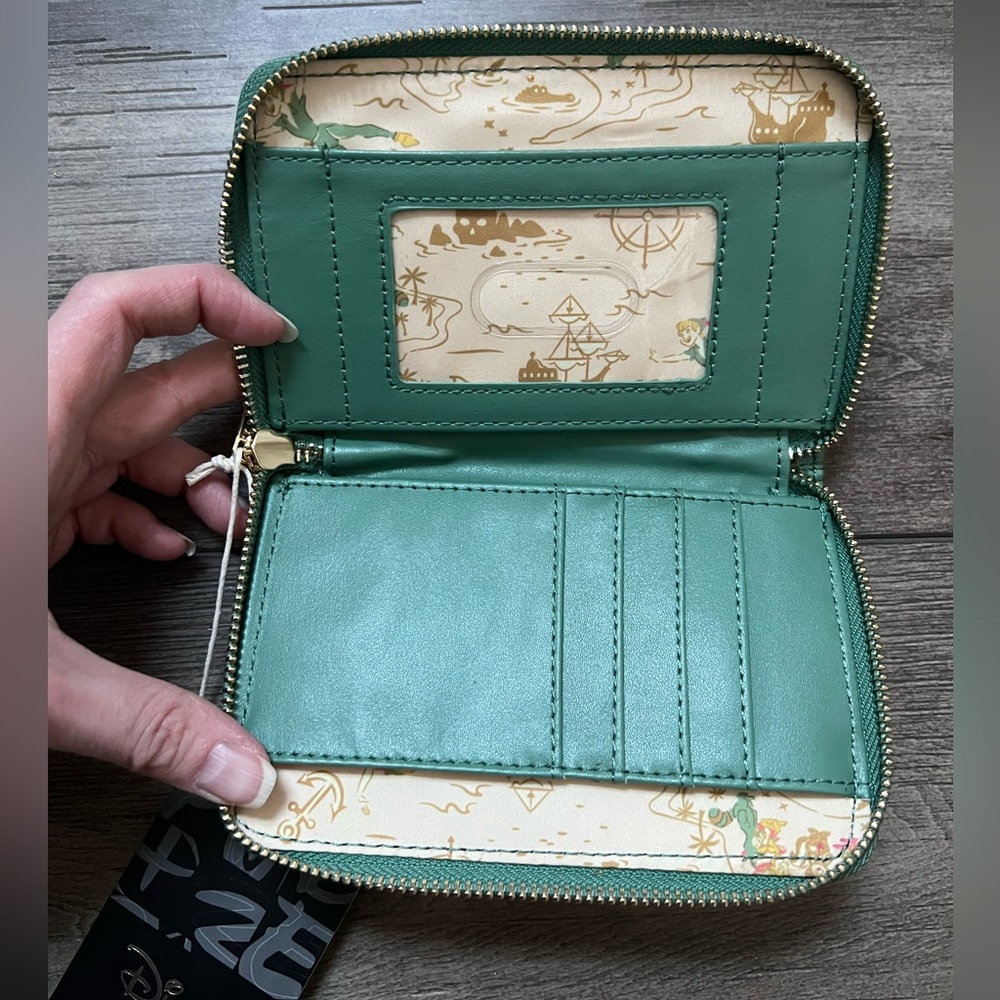 BNWT — Loungefly Peter Pan Wallet - Picture 6 of 6